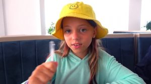 БОГАТЫЙ отдых в отеле БЕДНЫЙ отдых на пляже My little Nastya ПУТЕШЕСТВИЯ