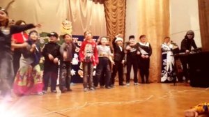 Танец шишки ёлки