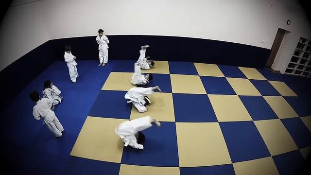 Каратэ киокушинкай. Детская тренировка