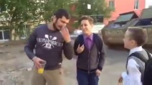 Паша Техник встретил фанатов