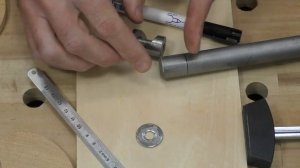 Крепёж материала для перфорированного стола