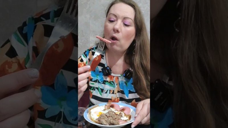 Вкуснейшие МУКБАНГ жареная колбаска. #мукбанг #рек #mukbang #eating #итинг