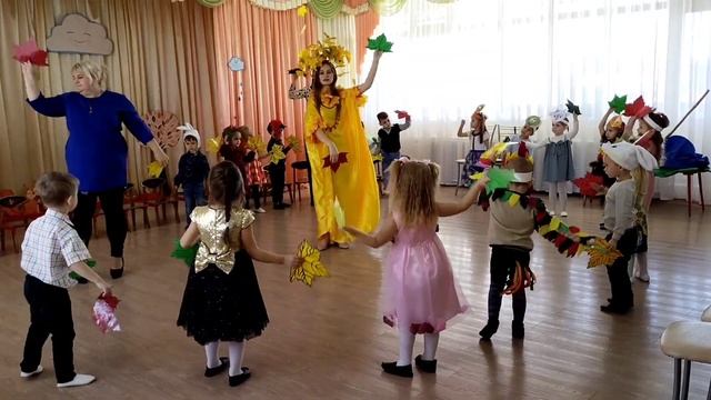 А. Филиппенко, А. Макшанцева "Танец осенних листочков" танец- песня на осеннем утреннике смотреть онлайн