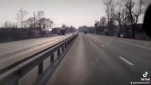 рабочие будни скорой помощи/как пропускают скорую в России/уступайте дорогу скорой помощи