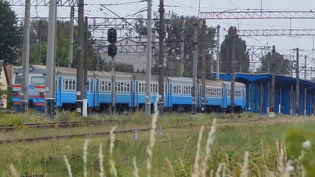 ЭР9м-540 с пригородным поездом сообщением Казатин-Жмеринка смотреть онлайн