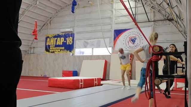 Капоэйра | Трени | Заруба по сальто и двушка Араньи смотреть онлайн