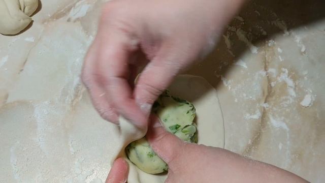 ЛЕПЕШКИ С КАРТОШКОЙ И СЫРОМ НА КЕФИРЕ/ХЫЧИНЫ (Блюдо Карачаево-Балкарской кухни)