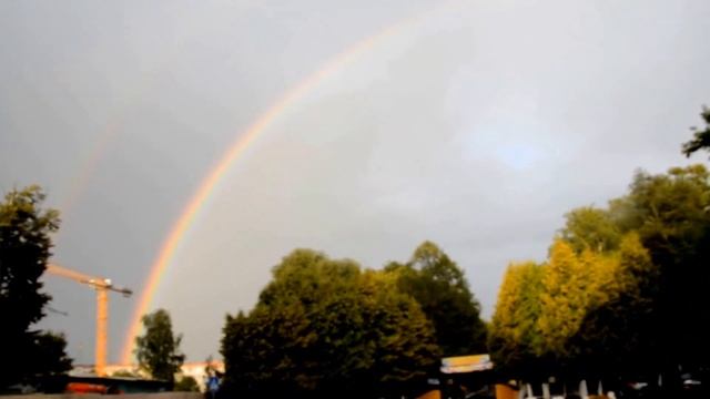 После дождичка в четверг, а на небе радуга! смотреть онлайн