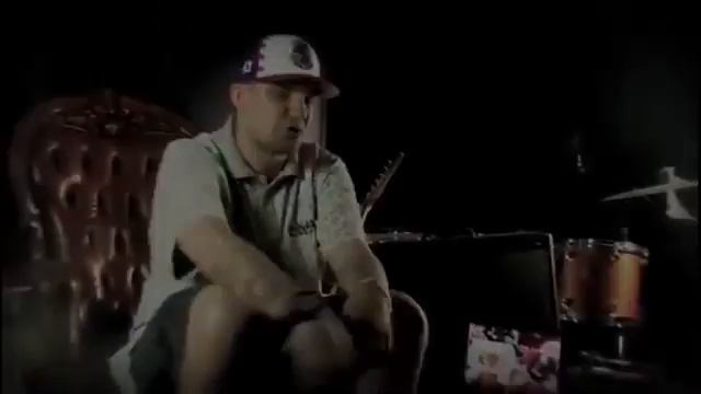 да не трепись как две биксы в школе