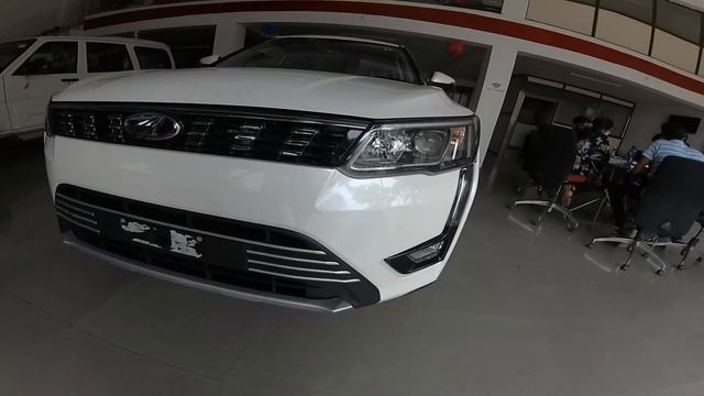 Hyundai Creta 2022 Vs Mahindra XUV300 2022 | Hyundai Creta SX | Mahindra XUV300 W8 | Save Money смотреть онлайн