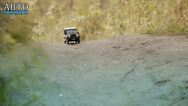 Машинка металлическая Автопанорама, инерционная, коллекционная модель УАЗ-469, 1:24, свет, JB120021 смотреть онлайн