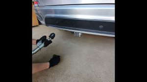 Установка быстросъемного крюка фаркопа Galia на BMW X5.