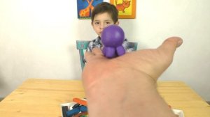 Лепим слона, крокодила и машинку. Лепка из пластилина для детей 2-3 лет.