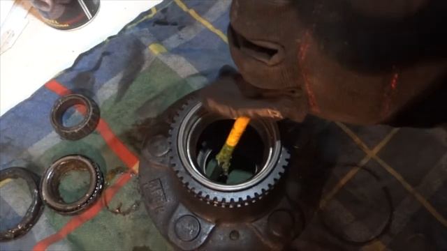 Changer un Roulement Conique sur une voiture sans presse Jaguar XJ40 (Daimler) смотреть онлайн