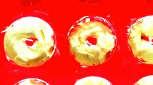 Кексы бисквитно-песочные , с начинкой,прекрасный десерт на праздничный стол