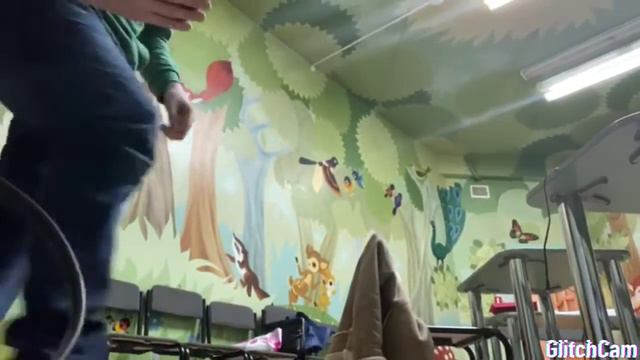 Робот помощник! Этот робот поможет вам принести телефон где бы вы не были, и уехать обратно на базу