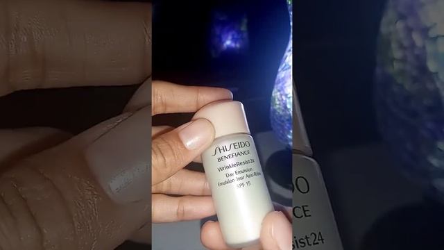 Shiseido Benefiance WrinkleResist24 Day Emulsion SPF 15 Review смотреть онлайн