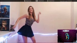 СТРИМЕРША ПОКАЗАЛА ЖОПУ / СТРИМЕРША ТАНЦУЕТ ТВЕРК / VIKARED ПРО СВИДАНИЕ С ПАПИЧЕМ