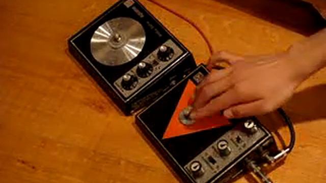 MAESTRO BASS BRASSMASTER , FUZZ-TONE FZ-1S (1/2) смотреть онлайн