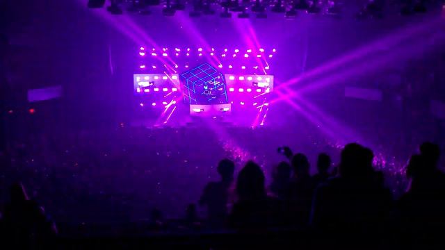 Deadmau5 Cube V3 - Ghost N Stuff (live) смотреть онлайн