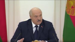 Лукашенко: "В Америке пожизненное заключение за неуплату налогов!!! А мы чего телепаемся???"