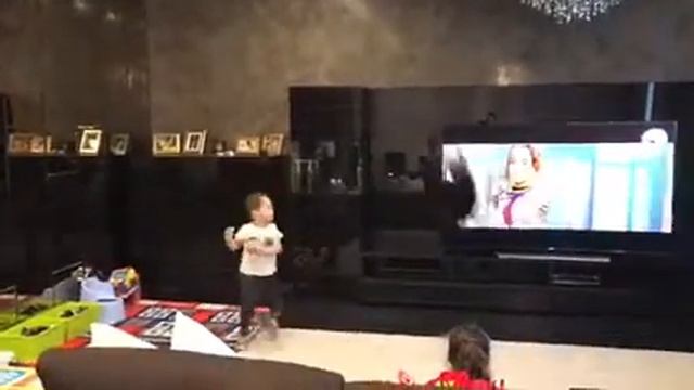 Танцующие малыши! смотреть онлайн