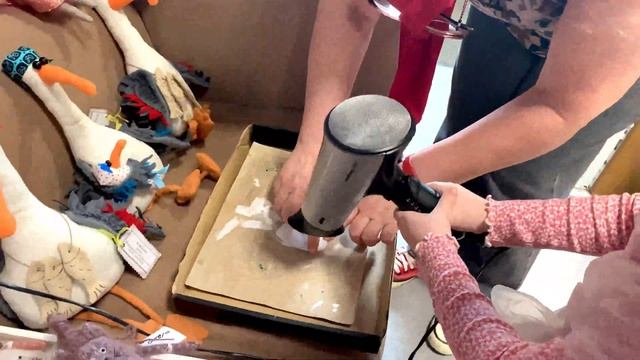 Дети делают своими руками поделки из глины | DIY смотреть онлайн