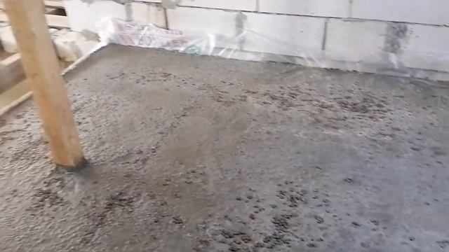 стяжка по деревянным балкам второго этажа, из керамзита