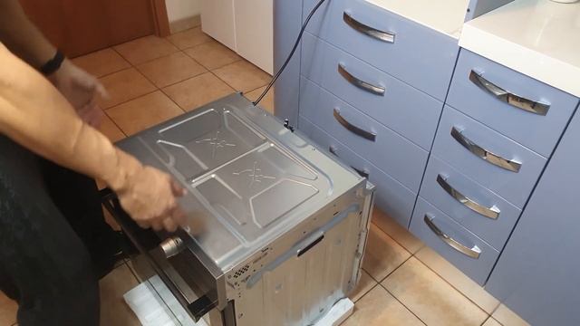 Come installare un forno da incasso смотреть онлайн