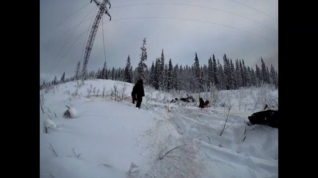 Снегоходы покатушки.снегоходы 4к видео.Дрифт на снегоходах.засадили снегоходы.в гору на снегозодах