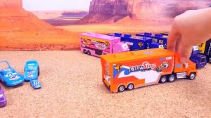 Мультики для детей Сюрпризы MINI CARS3 _ Игрушечные машинки с Транспортировщиками Мак