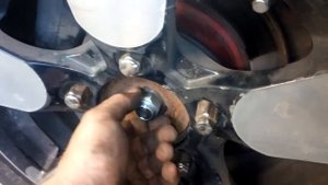 Замена подшипника ступицы переднего колеса , ступицы , колодок ,шаровой  . Нива 2121 Ч2