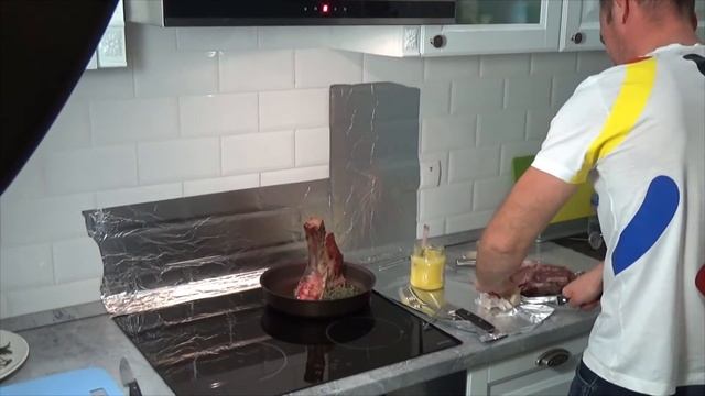 Стейк из фермерского мяса на сковородке | Безвеганов