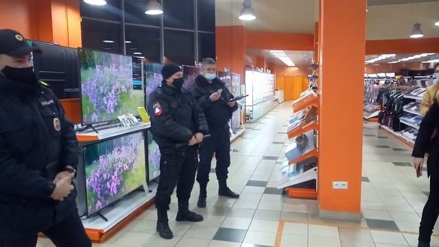 Волжский DNS 21.112021г. вызов полиции за отказ в обслуживании без маски....