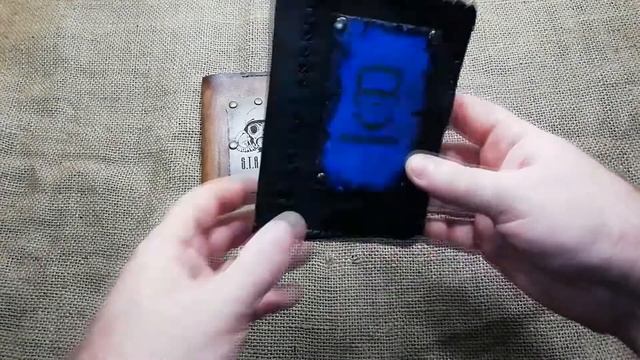 Две крутых обложки на паспорт из натуральной кожи.
