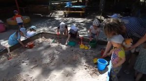 Игры с песком на прогулке. Первая младшая группа № 4