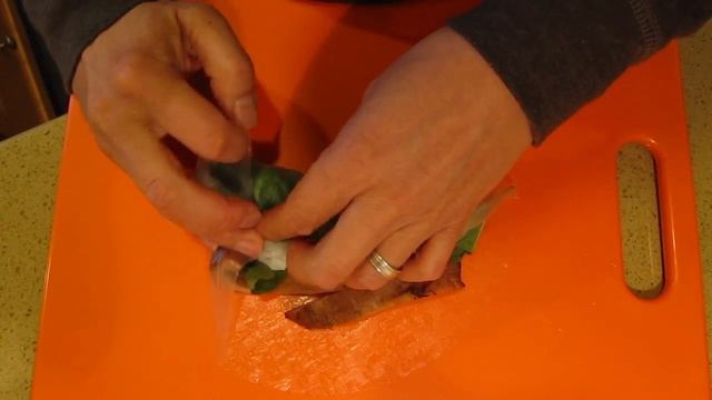 How to Make Vietnamese Fresh Spring Rolls - Goi Cuon with Shrimp and Pork