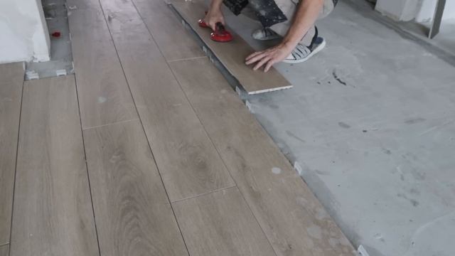Новая система выравнивание керамогранита под паркет часть 3. смотреть онлайн