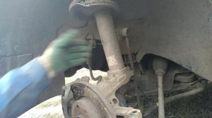 Замена передней ходовой части автомобиля Пежо 206.