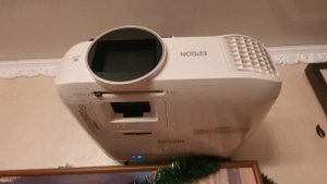 ВЫБИРАЕМ ДЕШЕВЫЙ ЭКРАН ДЛЯ ПРОЕКТОРА. ПРОЕКТОР EPSON EH-TW5600 /5650 МЕРЦАЕТ ПРОБЛЕМЫ