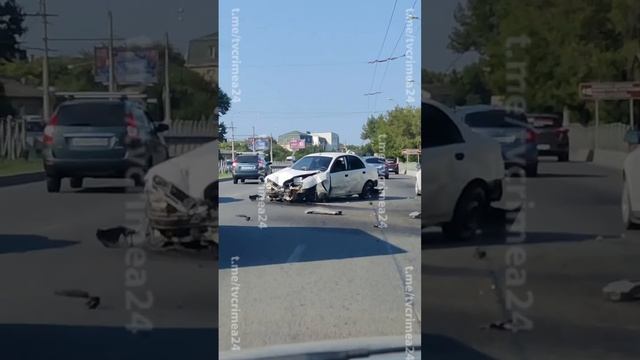 В Симферополе на проспекте Победы произошло ДТП
