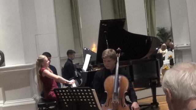 Alfred Schnittke: Minuet (Suite in the Old Style) смотреть онлайн