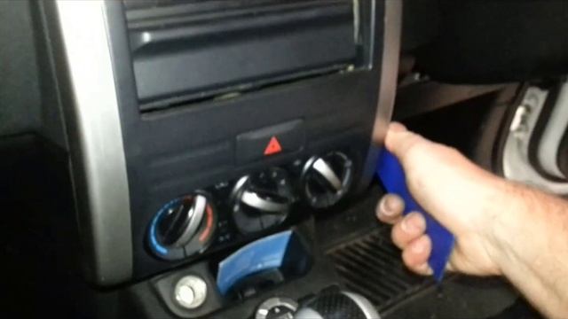 How to remove the radio from a Nissan X-Trail смотреть онлайн