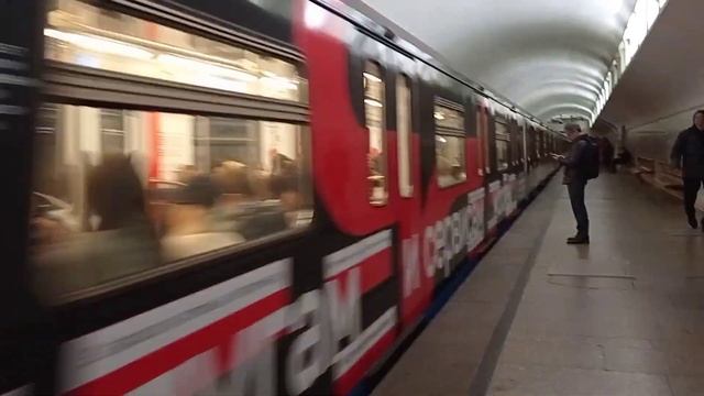 "Зазвонил телефон..." Электропоезд 81.760/761 "Ока" "mos.ru" (8л.) смотреть онлайн