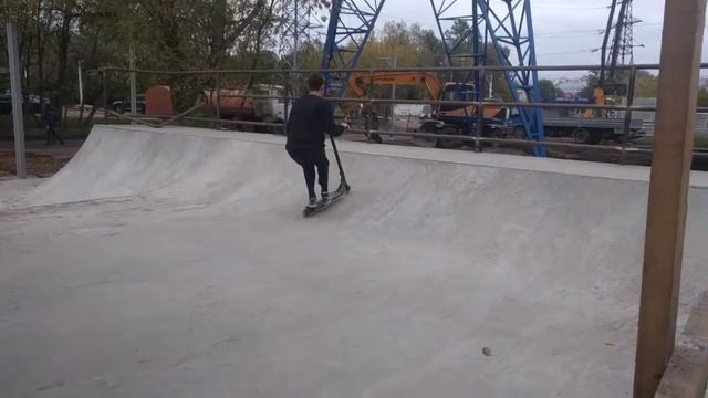 Сгоняли в скейтпарк на Речном смотреть онлайн