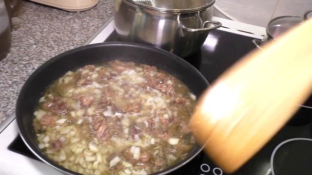 Жареная картошка с тушенкой. Распаковка тушёнки.