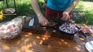 Рецепт свиных ребер с молодой картошкой в казане