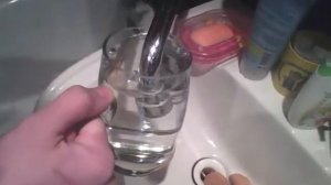 кран пьет воду =)