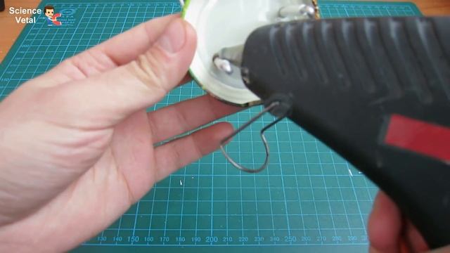 КАК СДЕЛАТЬ ФОНАРИК С ГРАФИТОВЫМ СТЕРЖНЕМ смотреть онлайн