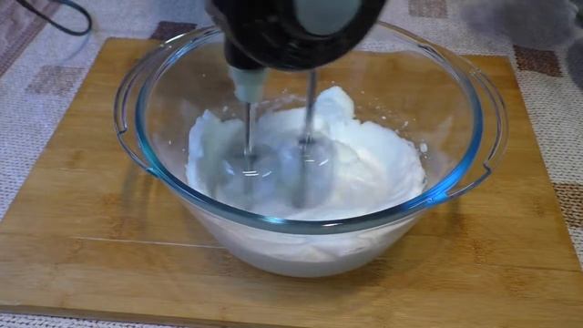 Вкусный,нежный сметанный пирог ! Готовится быстро,съедается до крошки!Sour cream pie!